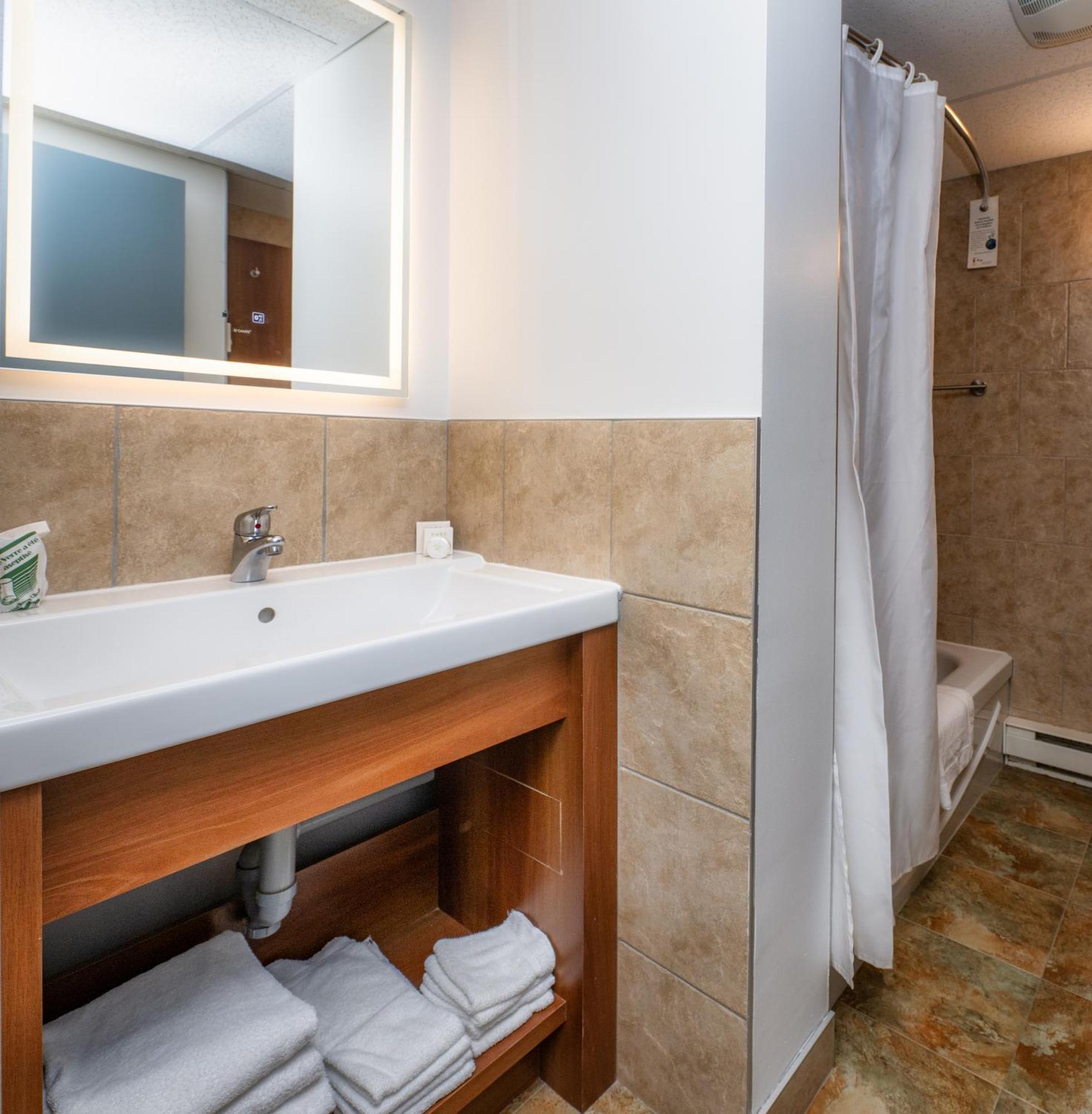 Clarion Pointe La Malbaie Hotel Ngoại thất bức ảnh