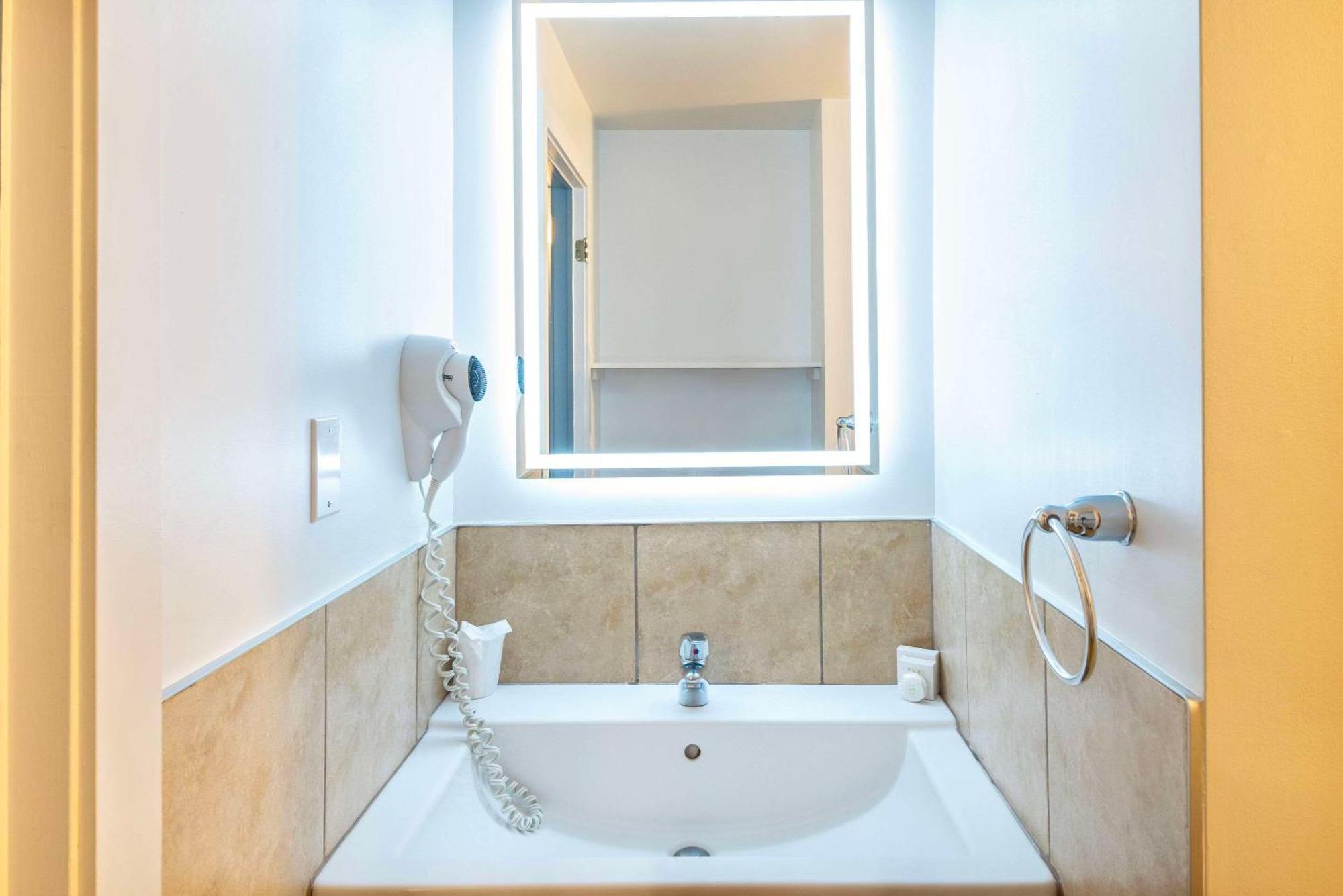Clarion Pointe La Malbaie Hotel Ngoại thất bức ảnh